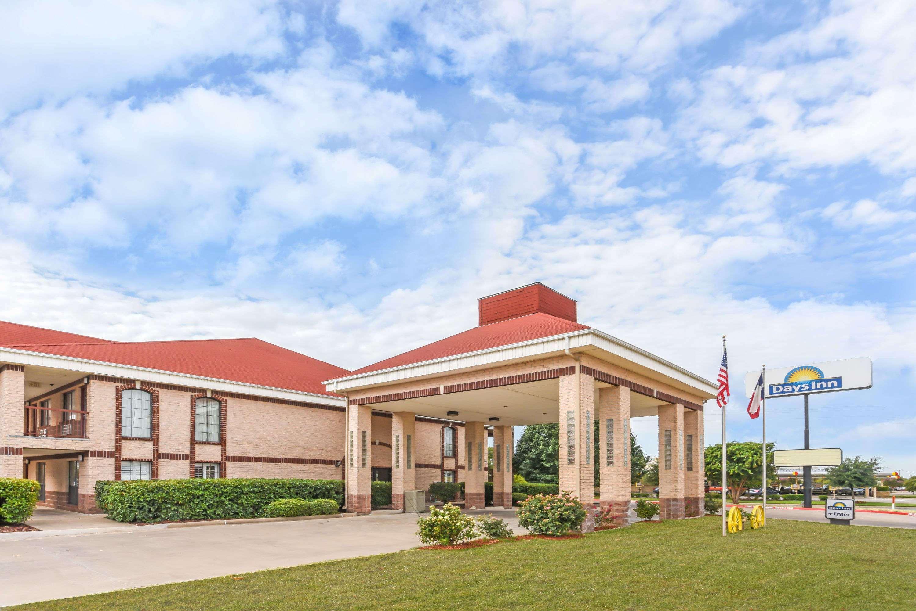 Days Inn By Wyndham Granbury Exterior foto